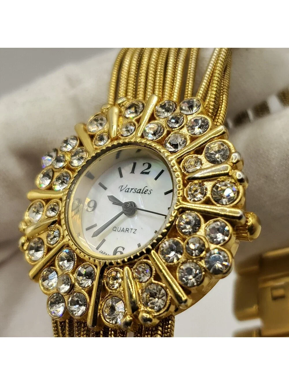 Varsale Rhinestone Gold Tone Flower Womens Watch 30mm New Battery
